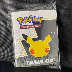 New Pokemon 25th Anniversary Celebrations Mini Portfolio Binder D21 *Firm Price*